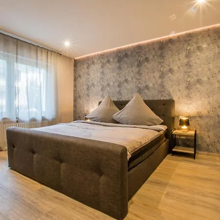 Modernes In Zentrumsnaehe Mit Eigenem Stellplatz Daire *