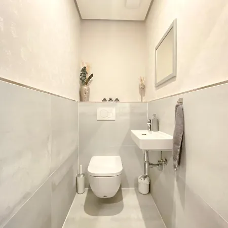 アパート Modernes In Zentrumsnaehe Mit Eigenem Stellplatz バーデン＝バーデン