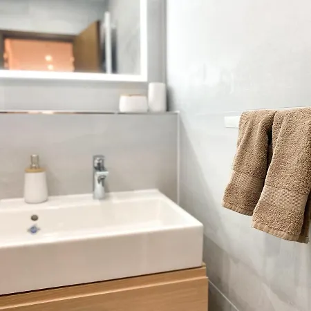 Apartamento Modernes In Zentrumsnaehe Mit Eigenem Stellplatz *