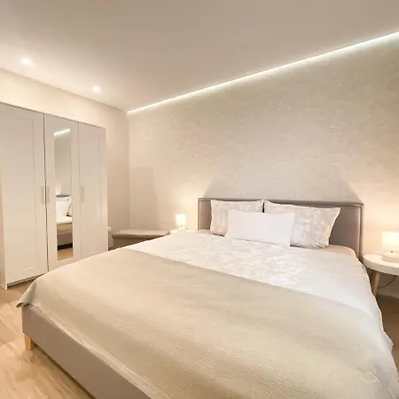 アパート Modernes In Zentrumsnaehe Mit Eigenem Stellplatz バーデン＝バーデン