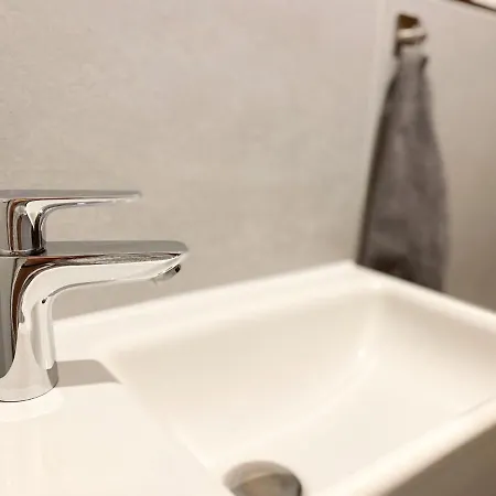 Modernes In Zentrumsnaehe Mit Eigenem Stellplatz