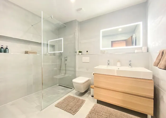 Modernes In Zentrumsnaehe Mit Eigenem Stellplatz *