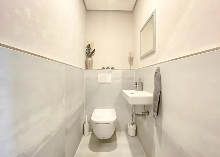 아파트 Modernes In Zentrumsnaehe Mit Eigenem Stellplatz 바덴바덴