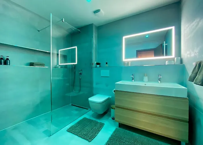 Modernes In Zentrumsnaehe Mit Eigenem Stellplatz 바덴바덴