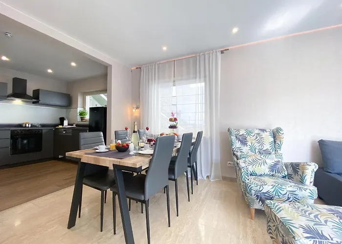 아파트 Modernes In Zentrumsnaehe Mit Eigenem Stellplatz